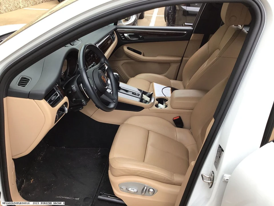 2023 Porsche Macan S - Image 14 of 24